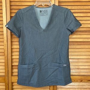 FIGS Casma 3-pocket Top